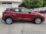 Used 2021 Nissan Rogue Sport SV image 2