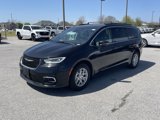 Used 2022 Chrysler Pacifica Touring-L image 4