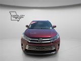 Used 2017 Toyota Highlander AWD V6 image 2