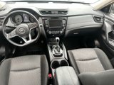 Used 2020 Nissan Rogue SV image 2
