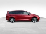 New 2025 Chrysler Pacifica Select image 2