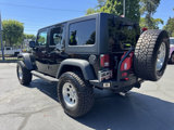 Used 2018 Jeep Wrangler Unlimited Rubicon w/ Connectivity Group image 3