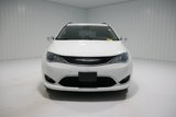 Used 2017 Chrysler Pacifica Limited image 2