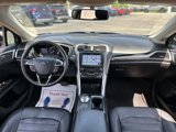 Used 2017 Ford Fusion SE w/ Fusion SE Technology Package image 2