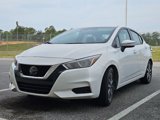 Used 2020 Nissan Versa SV image 3