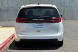 Used 2023 Chrysler Pacifica Touring-L image 5