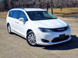 Used 2019 Chrysler Pacifica Touring-L image 2