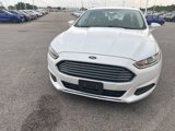 Used 2015 Ford Fusion SE image 2