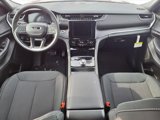 New 2025 Jeep Grand Cherokee L Laredo image 5
