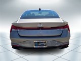 Used 2022 Hyundai Elantra SE image 5