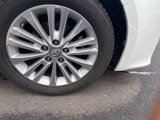 Used 2015 Toyota Avalon Limited image 2