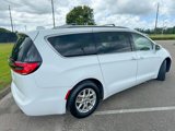 Used 2021 Chrysler Pacifica Touring-L image 2
