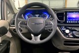 Used 2017 Chrysler Pacifica Touring image 5