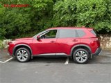Used 2021 Nissan Rogue SV image 2