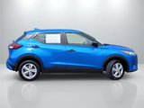 Used 2022 Nissan Kicks S image 4