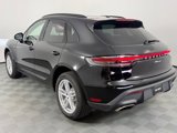 Certified 2024 Porsche Macan image 3