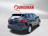 Used 2019 Nissan Rogue Sport S image 2