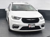 Used 2022 Chrysler Pacifica Touring-L image 2