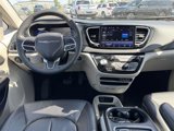 Used 2023 Chrysler Pacifica Touring-L image 2