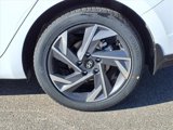 New 2025 Hyundai Elantra SEL image 5