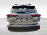 Used 2022 Toyota Highlander XLE image 6