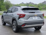 Used 2025 Chevrolet Trax LT w/ LT Convenience Package image 5