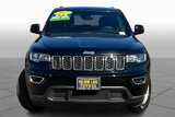 Used 2017 Jeep Grand Cherokee Laredo image 3