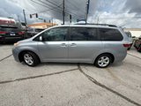 Used 2015 Toyota Sienna LE image 3
