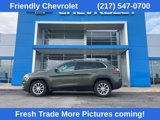 Used 2019 Jeep Cherokee Latitude w/ Cold Weather Group image 3