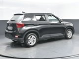Certified 2022 Hyundai Venue SE image 4