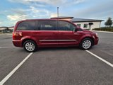 Used 2014 Chrysler Town & Country Touring image 4