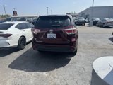 Used 2015 Toyota Highlander LE image 5