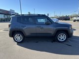 Used 2022 Jeep Renegade Latitude image 2