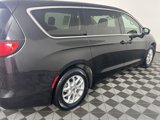 Used 2022 Chrysler Voyager LX image 4