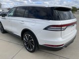 Used 2020 Lincoln Aviator Reserve w/ Equipment Group 202A image 6