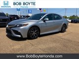 Used 2022 Toyota Camry SE image 2