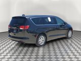 Used 2022 Chrysler Voyager LX image 3