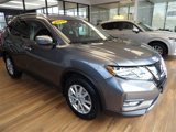 Used 2017 Nissan Rogue SV w/ SV Premium Package image 3