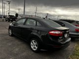 Used 2015 Ford Fiesta SE image 3