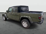 Used 2022 Jeep Gladiator Sport image 2