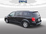 Used 2012 Dodge Grand Caravan SXT w/ UConnect Hands-Free Group image 5