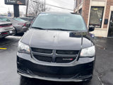 Used 2017 Dodge Grand Caravan SE image 2