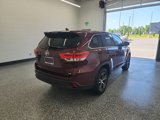 Used 2017 Toyota Highlander Plus image 5
