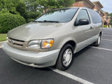 Used 2000 Toyota Sienna XLE image 2