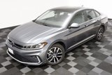 Used 2025 Volkswagen Jetta SE w/ Sunroof Package image 2