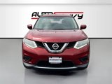 Used 2015 Nissan Rogue SV image 2