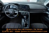 Used 2024 Hyundai Elantra SE image 2