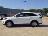Used 2019 Kia Sorento LX image 4