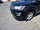 Used 2017 Ford Explorer XLT w/ Equipment Group 202A image 4