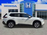 Used 2021 Nissan Rogue SV image 2